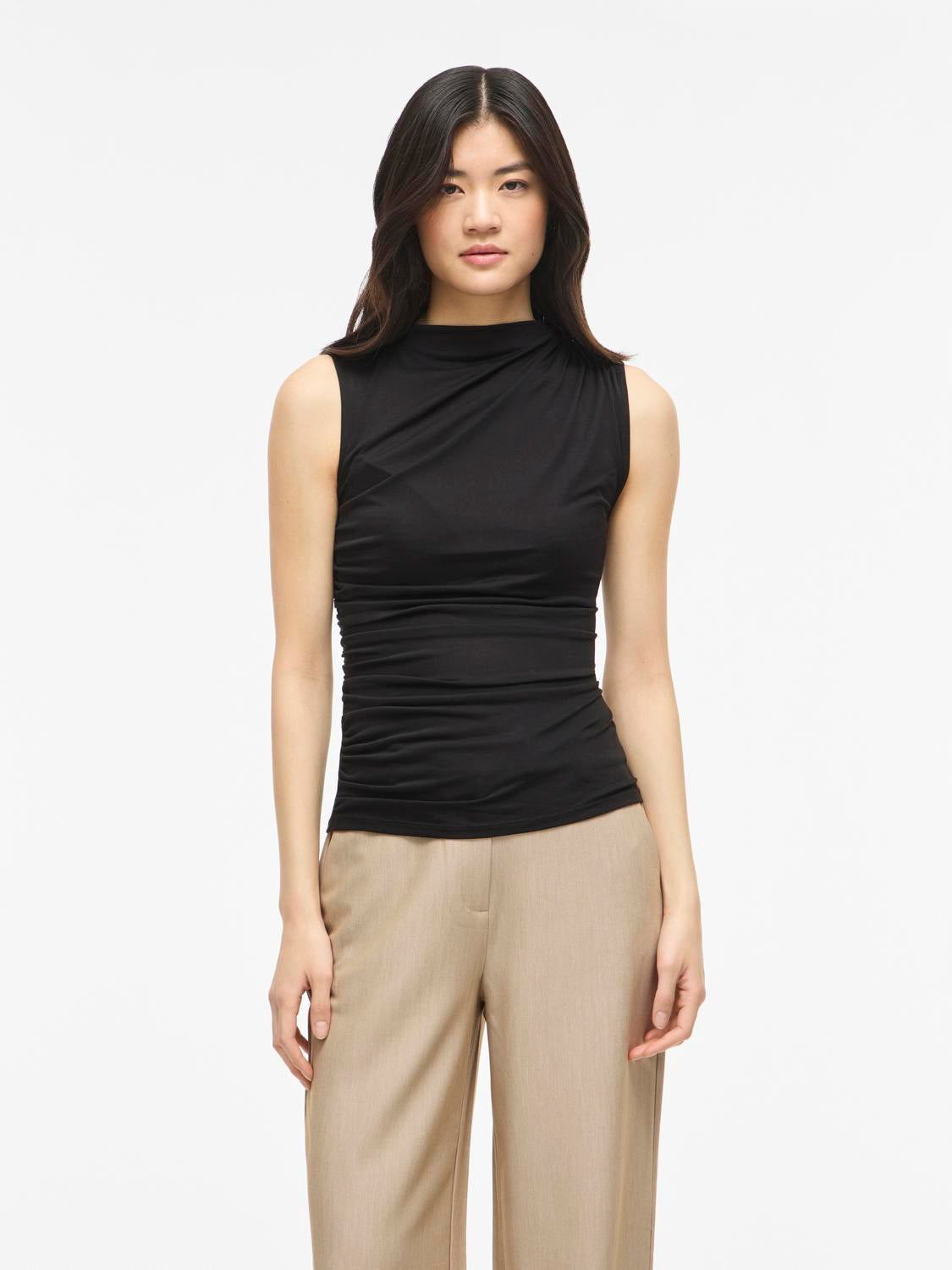 model_shot-front